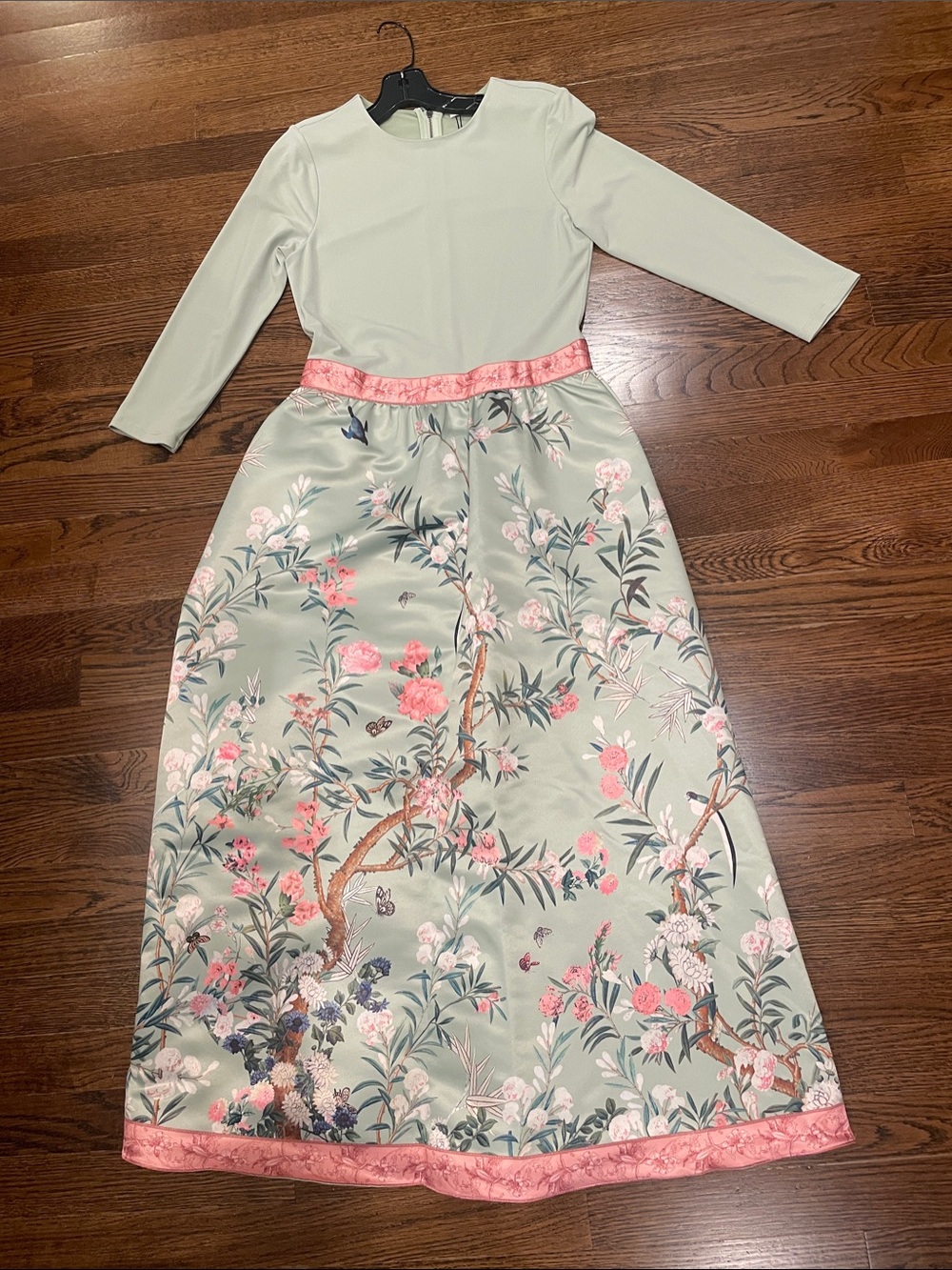 Alice + Olivia Sage Green Floral-Print Midi Dress with Pink Trim